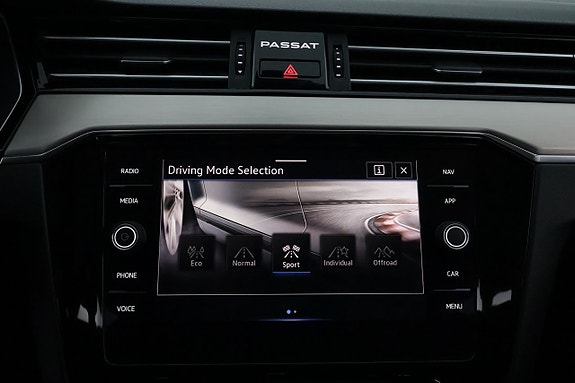 Volkswagen Passat Alltrack 22 of 27