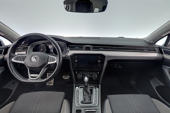 Volkswagen Passat Alltrack 13 of 27