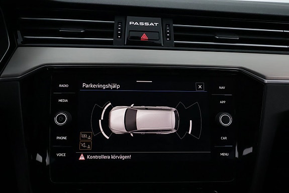 Volkswagen Passat Alltrack 20 of 27
