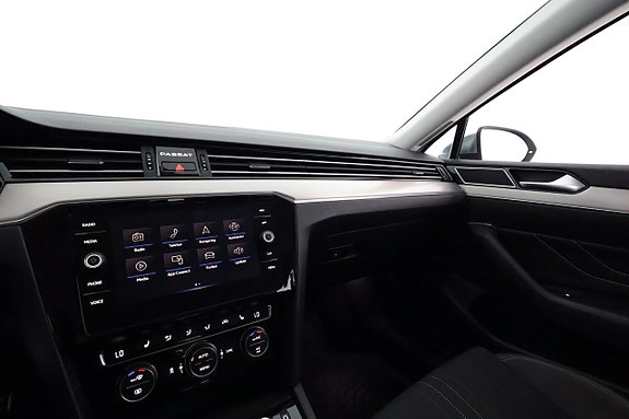 Volkswagen Passat Alltrack 23 of 27