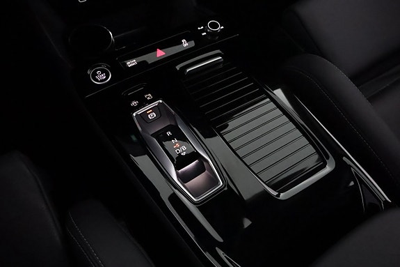 Audi Q6 e-tron 26 of 29