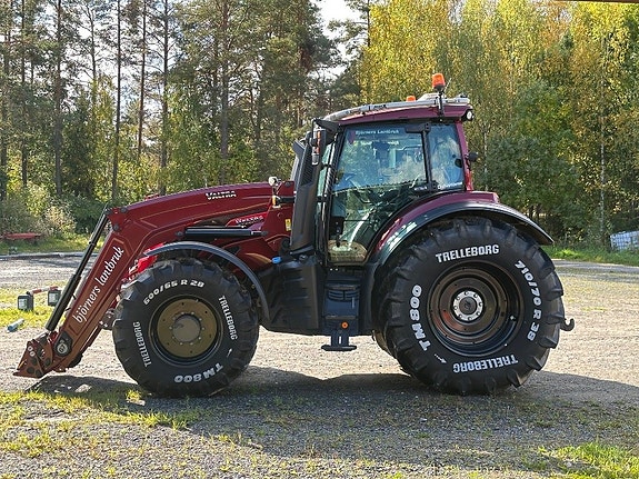 Valtra jorbrukstraktor 3 of 5