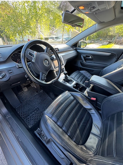 Volkswagen Passat CC 5 of 6