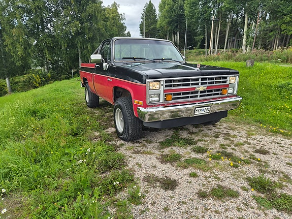 Chevrolet K10 13 of 14