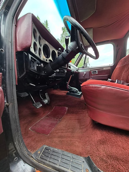 Chevrolet K10 8 of 14