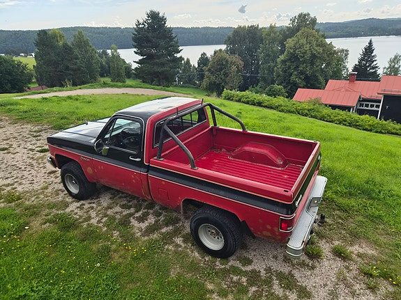 Chevrolet K10 2 of 14