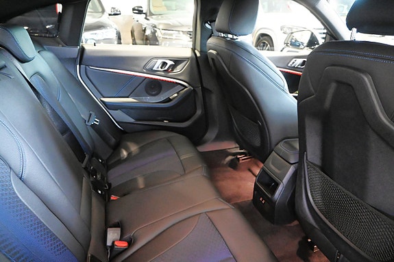 BMW 218i 13 of 26