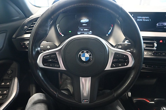 BMW 218i 16 of 26