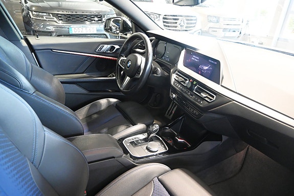 BMW 218i 10 of 26