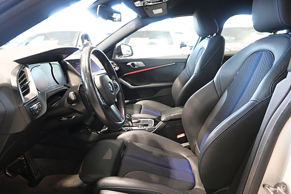 BMW 218i 8 of 26