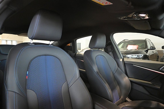 BMW 218i 12 of 26