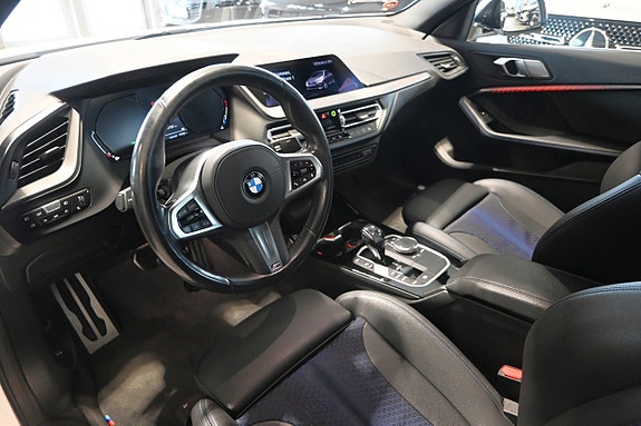 BMW 218i 7 of 26