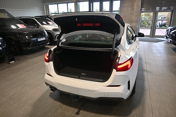 BMW 218i 15 of 26