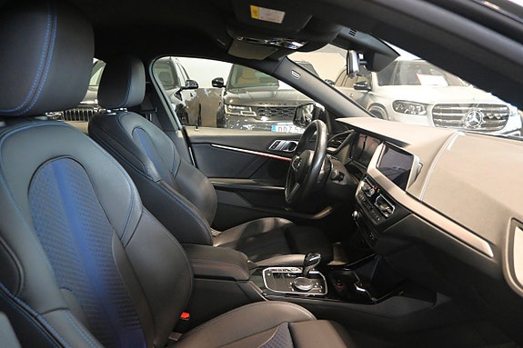 BMW 218i 11 of 26