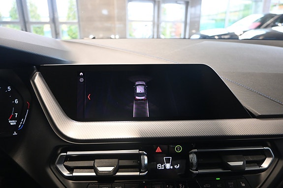BMW 218i 21 of 26