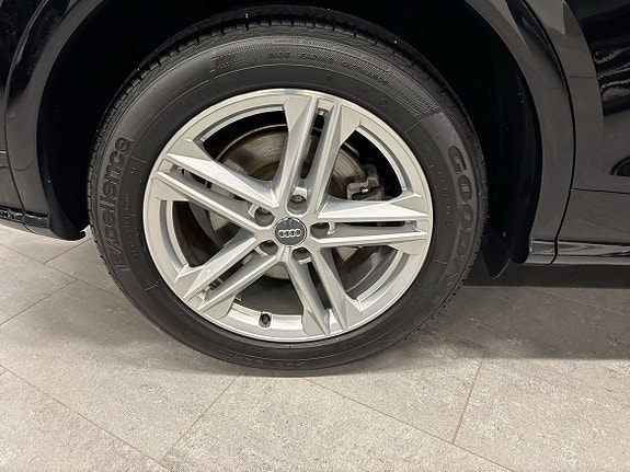 Audi Q5 9 of 16