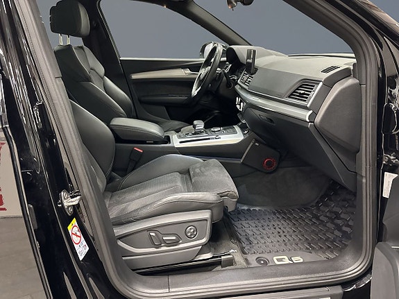 Audi Q5 6 of 16