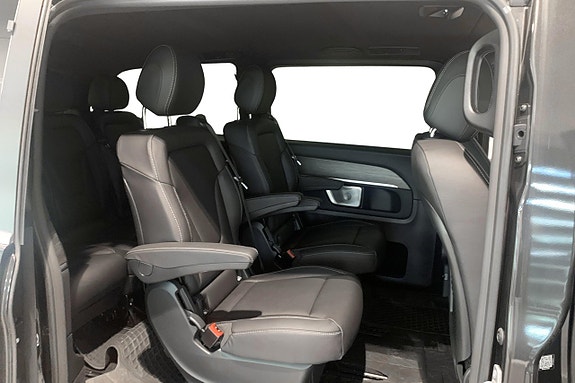 Mercedes-Benz V300 d 11 of 14