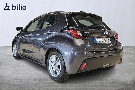 Toyota Yaris 2 of 19