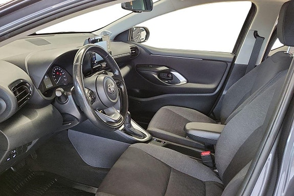 Toyota Yaris 13 of 19