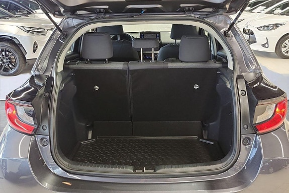 Toyota Yaris 11 of 19