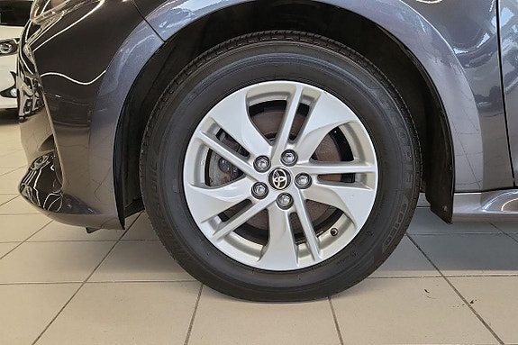 Toyota Yaris 15 of 19