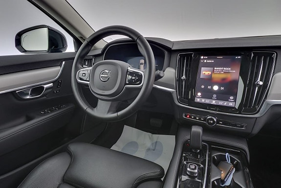 Volvo V90 8 of 28