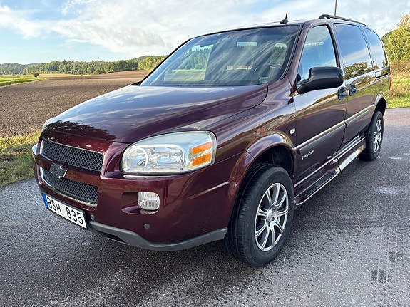 Chevrolet Uplander 4 of 11