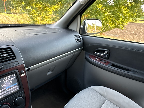 Chevrolet Uplander 11 of 11