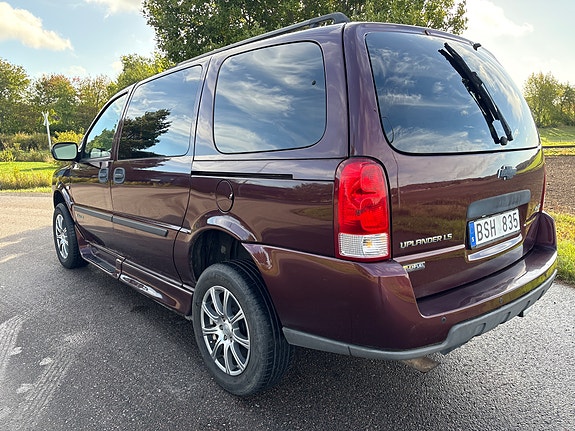 Chevrolet Uplander 3 of 11
