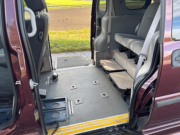 Chevrolet Uplander 7 of 11