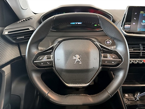 Peugeot e-2008 7 of 16