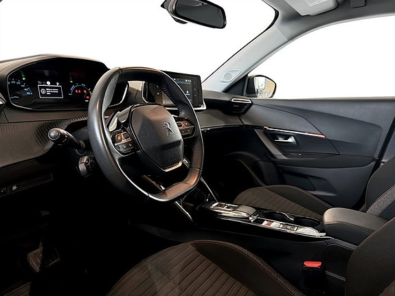 Peugeot e-2008 5 of 16