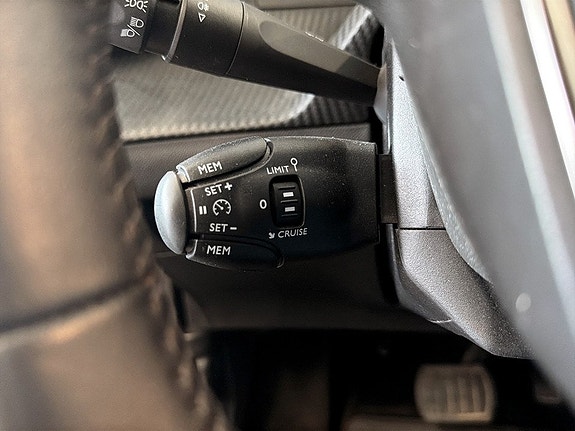 Peugeot e-2008 8 of 16