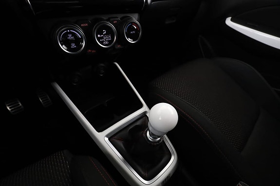 Suzuki Swift 25 of 30