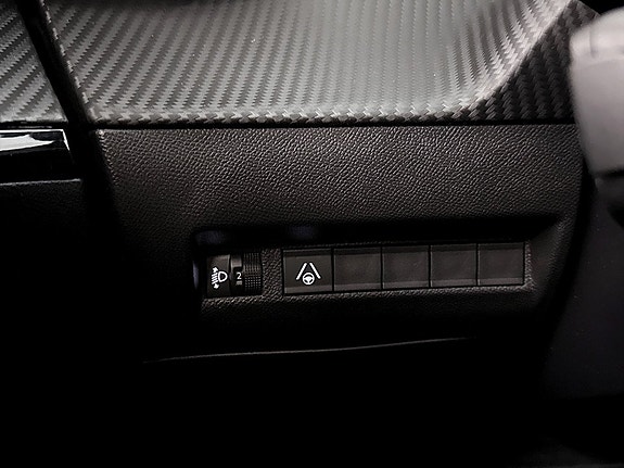 Peugeot 2008 8 of 18