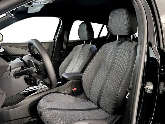 Peugeot 2008 4 of 18