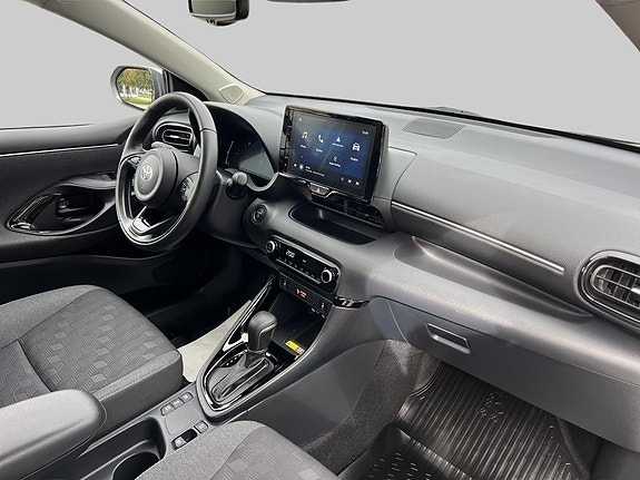 Toyota Yaris 6 of 16