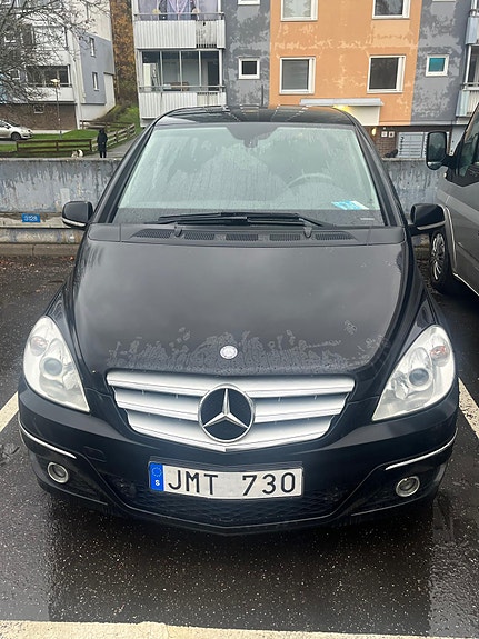 Mercedes-Benz B170 3 of 11