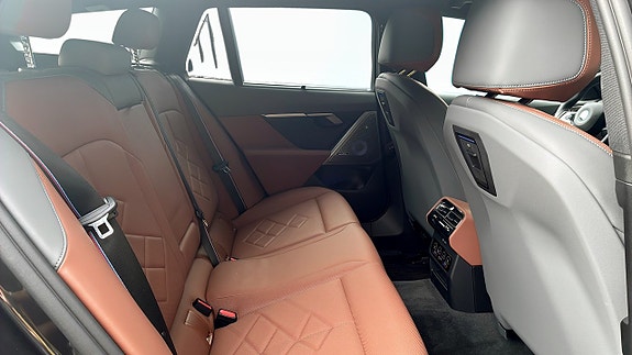 BMW i5 5 of 12