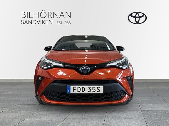 Toyota C-HR 6 of 12