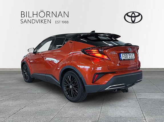 Toyota C-HR 3 of 12