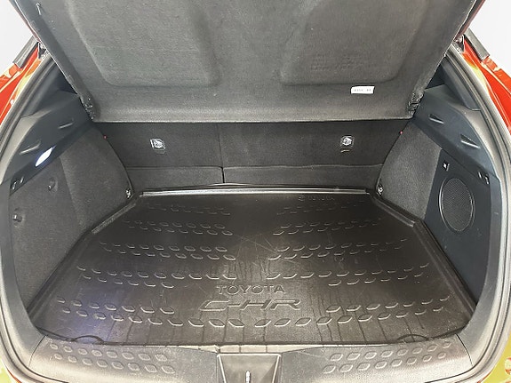 Toyota C-HR 11 of 12