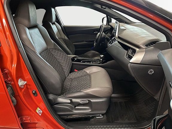 Toyota C-HR 7 of 12
