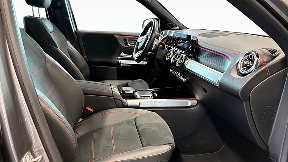 Mercedes-Benz EQB300 3 of 9