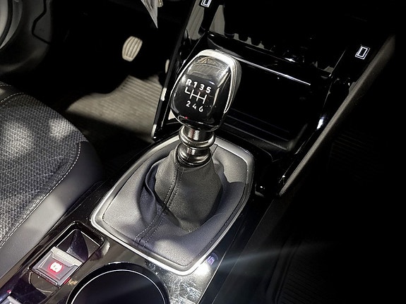 Peugeot 2008 10 of 15