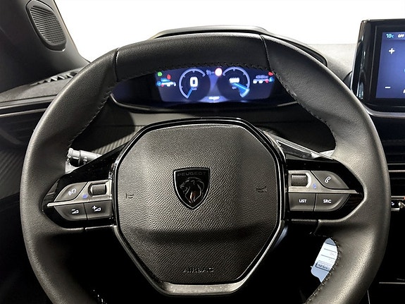 Peugeot 2008 7 of 15