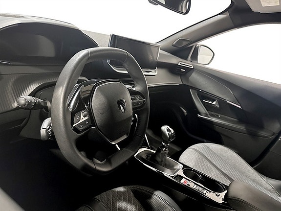 Peugeot 2008 4 of 15