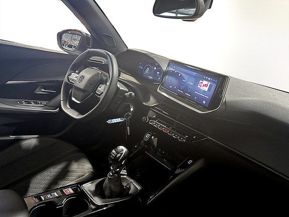 Peugeot 2008 11 of 15