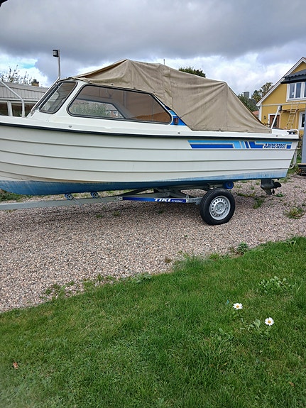 Båt med trailer 4 of 5